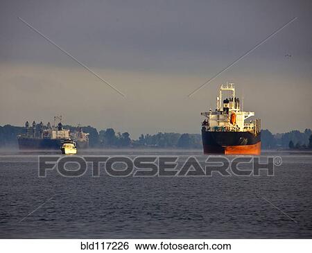 Stock Photograph - Ships on the Columbia River, Pacific Northwest, United States. Fotosearch