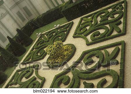 Picture - Courtyard Garden of the Musee de la Chasse. Fotosearch