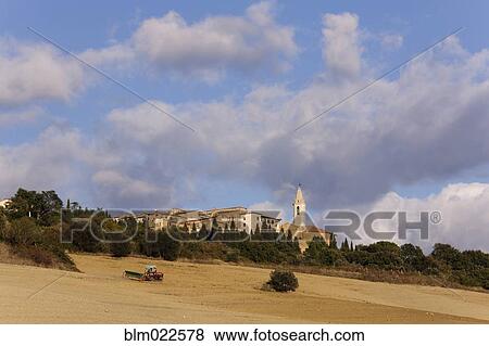 Stock Photo - Hill Town of Pienza. Fotosearch