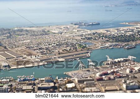 Picture - Port of Oakland. Fotosearch