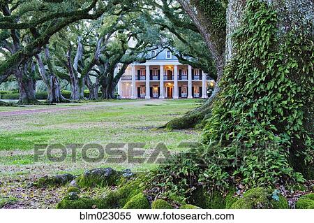 Stock Photography - Southern Manor Home. Fotosearch
