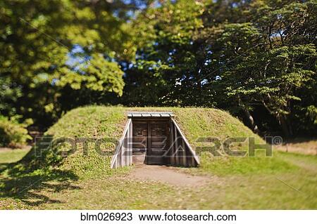 Wooden doorway in hill, Tokyo, Japan View Large Photo Image Stock Image - Wooden doorway in hill, Tokyo, Japan. Fotosearch