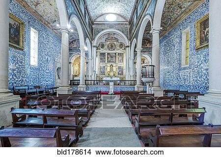 Picture - Ornate arches and pews in Iglesia de Santa Maria, Obidos, Leiria, Portugal. Fotosearch