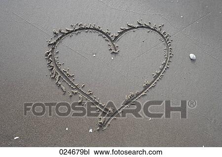 heart drawn in sand on beach View Large Photo Image Stock Image - heart drawn in sand on beach. Fotosearch