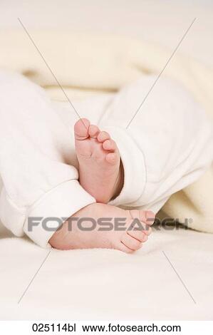 close-up of baby´s feet View Large Photo Image Stock Image - close-up of baby´s feet. Fotosearch