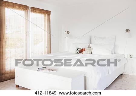 Stockfotografi seng, og, bænk, ind, hvid, soveværelse 412 11849 ... Bænk soveværelse
