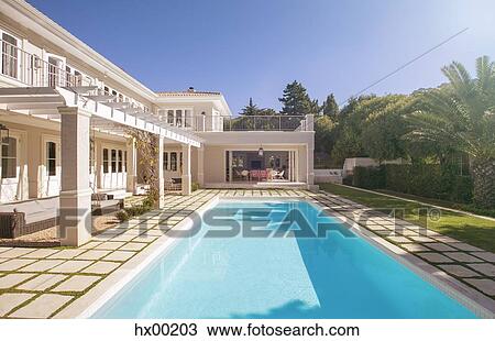 Stock Foto - schoß, schwimmbad, entlang, luxus, haus hx00203 - Suche ... Stock Foto - schoß, schwimmbad, entlang, luxus, haus hx00203 - Suche ...