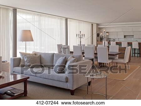 Picture - Luxury open plan. Fotosearch