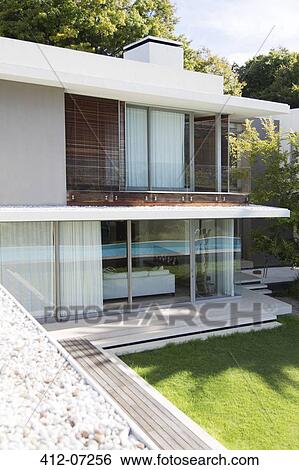 Modern house View Large Photo Image Stock Photograph - Modern house. Fotosearch