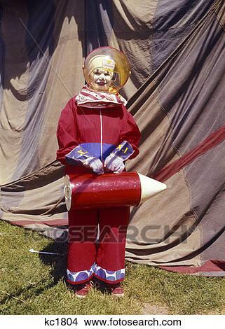 Circus Clown 1970 1970S Retro View Large Photo Image Picture - Circus Clown 1970 1970S Retro . Fotosearch