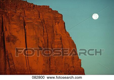 Monument Valley Utah Moon Rise Red Rocks Moonrise View Large Photo Image Stock Image - Monument Valley Utah Moon Rise Red Rocks Moonrise. Fotosearch