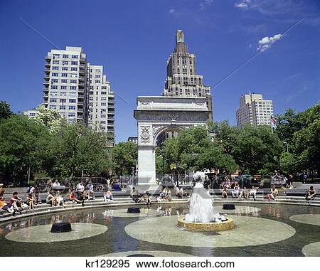 New York Ny Greenwich Village Washington Square Park Fountain And Memorial Arch View Large Photo Image Stock Photography - New York Ny Greenwich Village Washington Square Park Fountain And Memorial Arch . Fotosearch