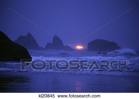 Sunset At Shore After Storm Oregon View Large Photo Image Stock Photography - Sunset At Shore After Storm Oregon. Fotosearch