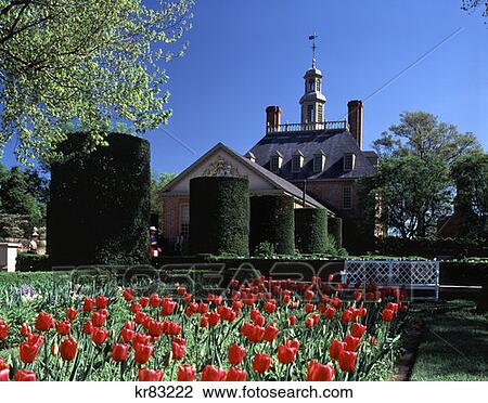 Stock Image - The Governor'S Palace In Colonial Williamsburg Virginia . Fotosearch