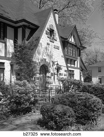 Tudor Style Home Stucco Front Door Arch 2 Story Entrance