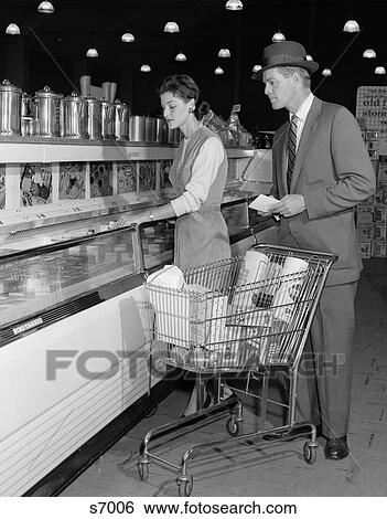 1950S Couple In Supermarket At Freezer With Shopping Cart View Large Photo Image Stock Photograph - 1950S Couple In Supermarket At Freezer With Shopping Cart . Fotosearch