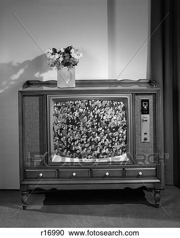 1960S Head-On View Of Tv Set With Crowds In Bleachers On Screen View Large Photo Image Stock Image - 1960S Head-On View Of Tv Set With Crowds In Bleachers On Screen . Fotosearch