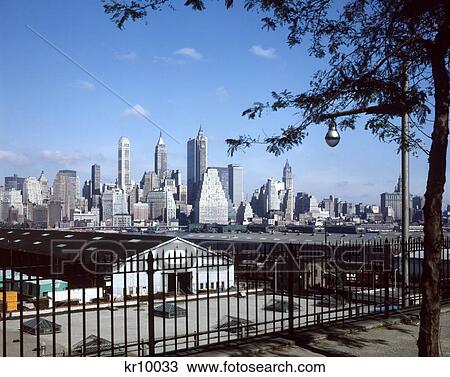 1960 1960S New York City Skyline Lower Manhattan From Brooklyn Heights Downtown View Large Photo Image Stock Image - 1960 1960S New York City Skyline Lower Manhattan From Brooklyn Heights Downtown . Fotosearch