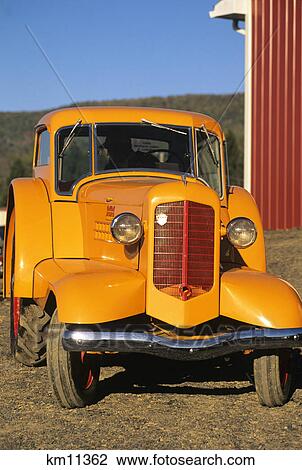 Stock Image - 1938 minneapolis-moline comfort tractor. Fotosearch