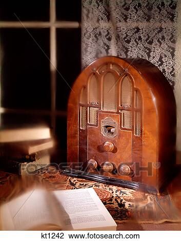 1920S 1930S Antique Wood Cabinet Cathedral Radio View Large Photo Image Stock Image - 1920S 1930S Antique Wood Cabinet Cathedral Radio . Fotosearch