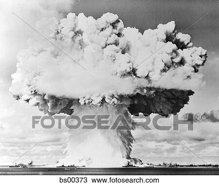 原子爆弾 爆発 きのこ 雲 ストックイメージ Bs Fotosearch