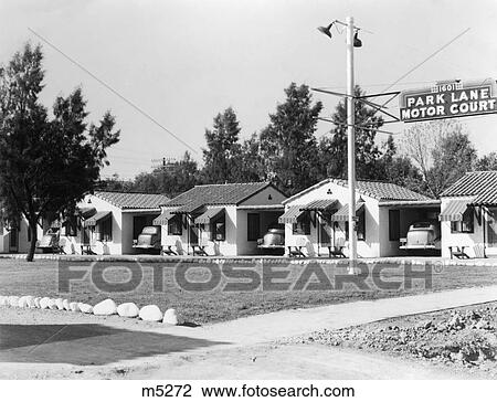 Stock Image - 1940S 4 Cabins With Parked Car & Awning At Park Lane Motor Court In Phoenix Az . Fotosearch