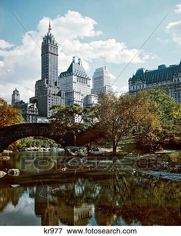 1950S Central Park 59Th Street Plaza And Sherry Netherlands Hotels Springtime New York City Usa View Large Photo Image Stock Photo - 1950S Central Park 59Th Street Plaza And Sherry Netherlands Hotels Springtime New York City Usa . Fotosearch