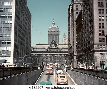 1940S 1950S Heavy Car Taxi Traffic Look North Up Park Avenue To Grand Central Station And 230 Park Avenue View Large Photo Image Stock Photo - 1940S 1950S Heavy Car Taxi Traffic Look North Up Park Avenue To Grand Central Station And 230 Park Avenue . Fotosearch