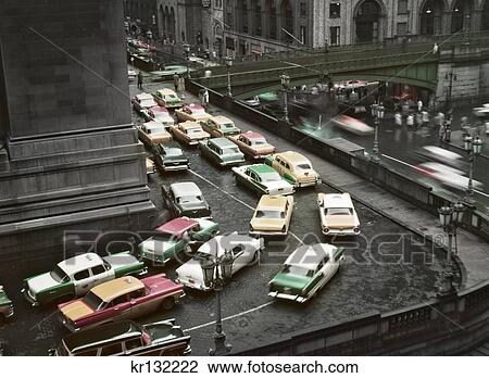 1950S Traffic Jam On Rainy Day Around Grand Central Station Manhattan New York Usa View Large Photo Image Stock Image - 1950S Traffic Jam On Rainy Day Around Grand Central Station Manhattan New York Usa . Fotosearch