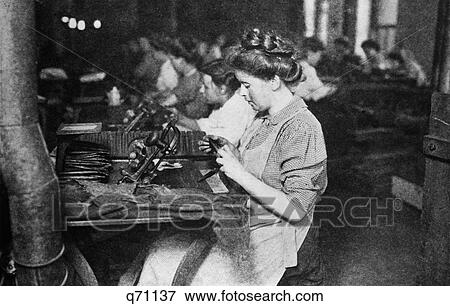 1900S 1909 Women Factory Workers Pittsburgh Pennsylvania Usa View Large Photo Image Stock Photo - 1900S 1909 Women Factory Workers Pittsburgh Pennsylvania Usa . Fotosearch