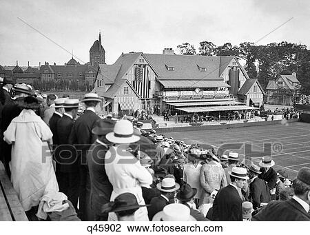 Stock Image - 1910s 1916 DAVIS CUP TENNIS MATCH AT THE FOREST HILLS TENNIS CLUB LONG ISLAND NEW YORK USA. Fotosearch