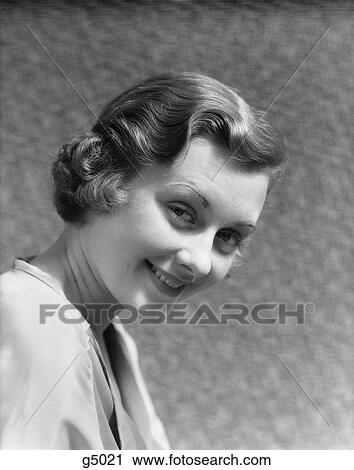 1930s Portrait Smiling Woman Short Hair With Curls And Waves