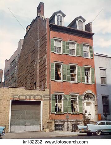 Stock Image - 1960s 19TH CENTURY 1832 FAMILY HOME PRESERVED INTACT MERCHANT'S HOUSE MUSEUM DOWNTOWN MANHATTAN NYC USA. Fotosearch