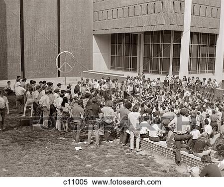 1970s GROUP YOUNG COLLEGE STUDENTS IN PROTEST DEMONSTRATION AGAINST VIETNAM WAR UNIVERSITY OF PENNSYLVANIA PHILADELPHIA USA View Large Photo Image Stock Photography - 1970s GROUP YOUNG COLLEGE STUDENTS IN PROTEST DEMONSTRATION AGAINST VIETNAM WAR UNIVERSITY OF PENNSYLVANIA PHILADELPHIA USA. Fotosearch
