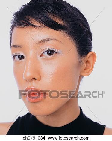 Picture - Young woman, close-up, portrait. Fotosearch