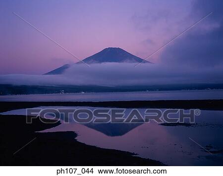 Picture - Cloud surrounding Mt. Fuji, Japan. Fotosearch