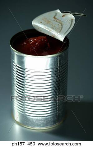 Stock Image - A can of tomatoe puree. Fotosearch