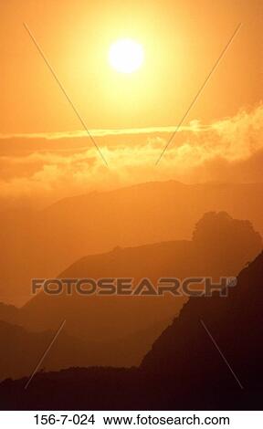 Picture - Sunset, Rise, Atmosphere, Cloud, Planet, Warmth. Fotosearch