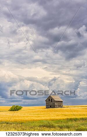 Stock Photograph - Abandoned building along the roads of rural Saskatchewan; Saskatchewan, Canada. Fotosearch