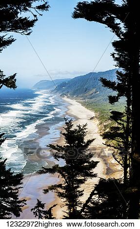 Stock Photograph - Oregon coastline looking from Heceta Head to Hobbit Beach; Oregon, United States of America. Fotosearch