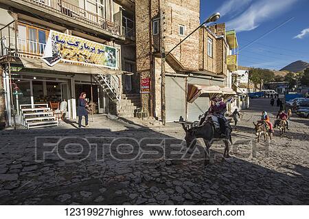 Stock Photograph - People-Mid Adult (26-39). Fotosearch