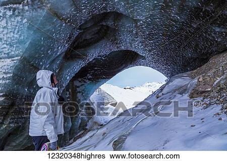 Stock Photograph - People-Young Adult (18-25). Fotosearch