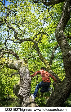 Stock Photograph - People-Young Adult (18-25). Fotosearch