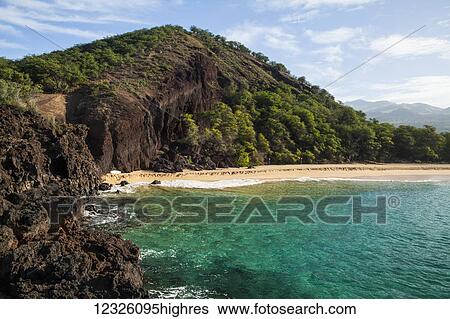 Stock Photograph - Pu'u Ola'i (cinder cone), Oneloa Beach (Big Beach), Makena State Park; Maui, Hawaii, United States of America. Fotosearch