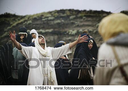 Picture - Jesus prays. Fotosearch