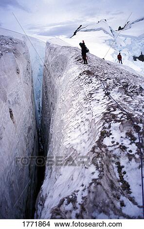 Picture - Mountaineering. Fotosearch