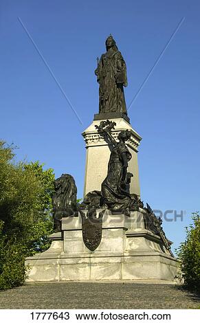 Statue of Queen Victoria Parliament Hill Ottawa Canada View Large Photo Image Stock Image - Statue of Queen Victoria Parliament Hill Ottawa Canada. Fotosearch