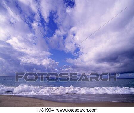 Ocean waves View Large Photo Image Picture - Ocean waves. Fotosearch
