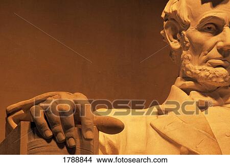 Picture - Statue of Lincoln. Fotosearch