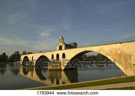 Picture - Pont D'Avignon. Fotosearch